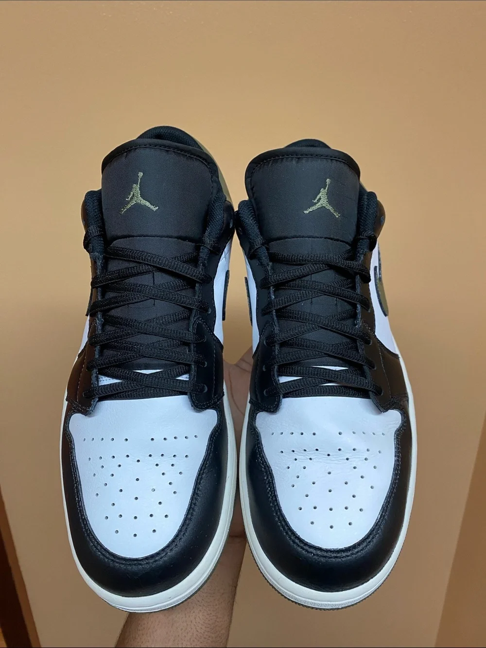 Air Jordan 1 Low “Black Toe Medium Olive” Size 12  553558-092